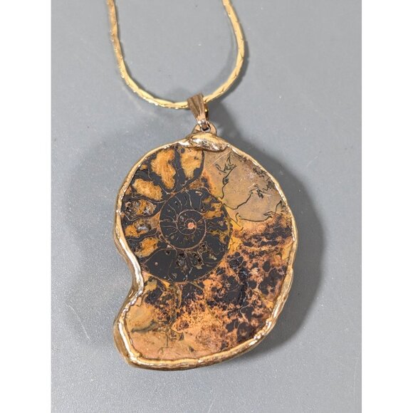 Vintage Brown Nautilus Shell Gold Dipped Pendant Necklace 28 in - Picture 1 of 9
